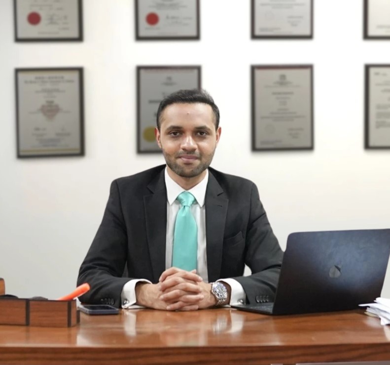 Hamza Khan brings over 10 years of expertise in accounting and bookkeeping, with extensive Big-4 experience from his tenure at Ernst & Young